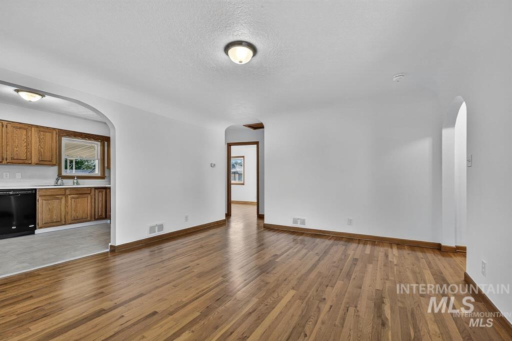 property viewer photo 7