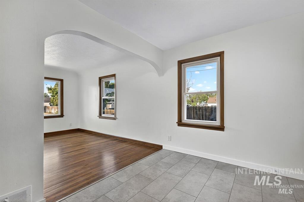 property viewer photo 9