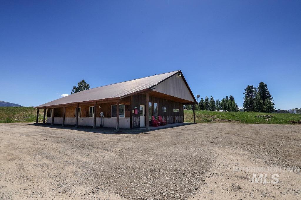 main property photo 33