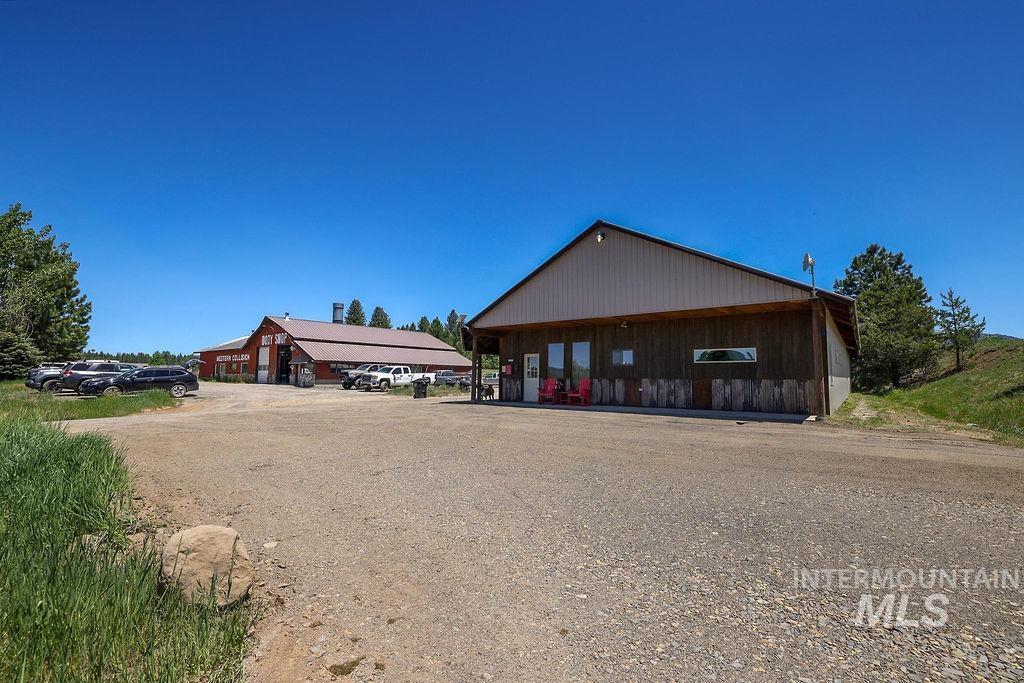 main property photo 37