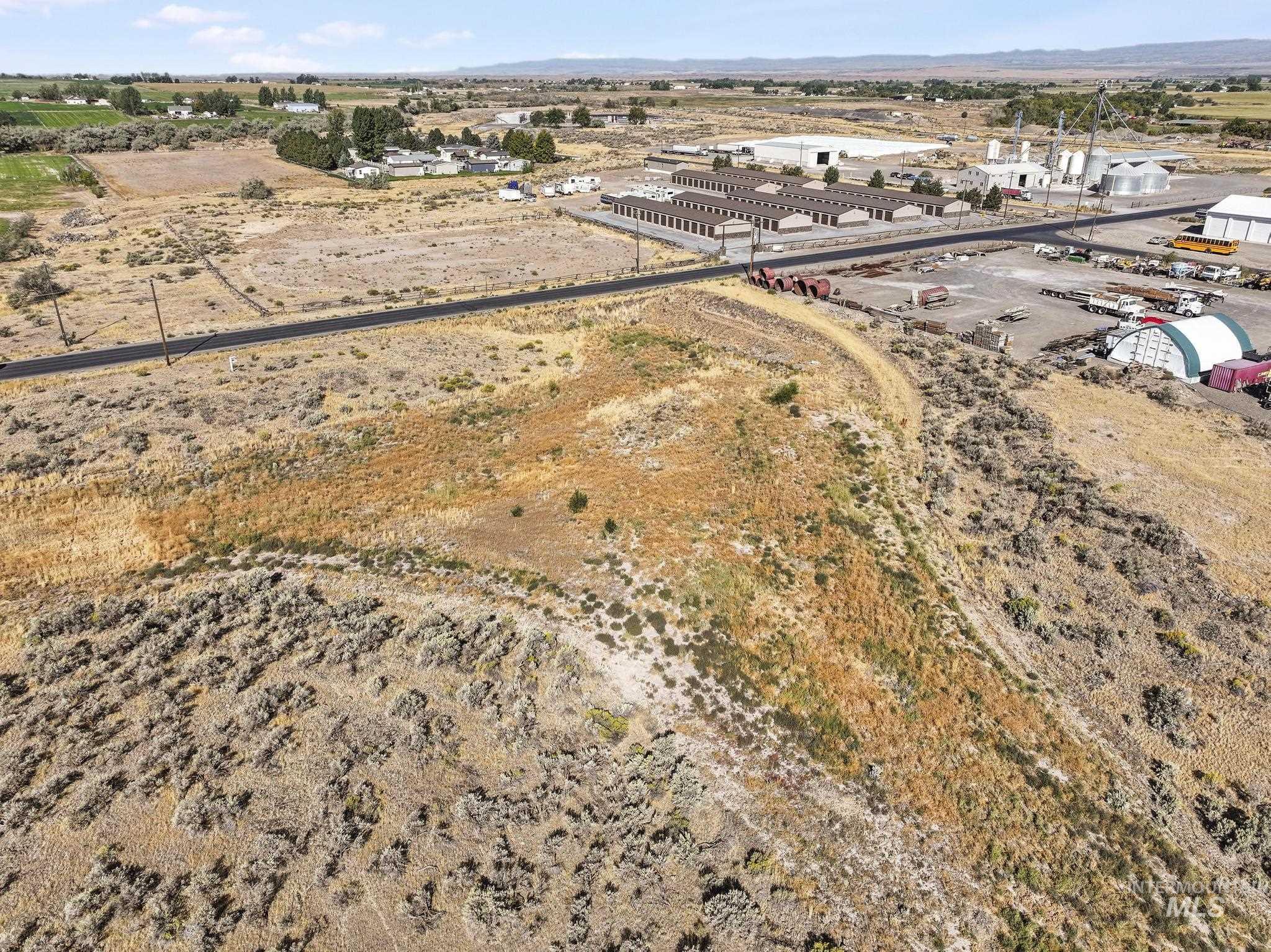 main property photo 16