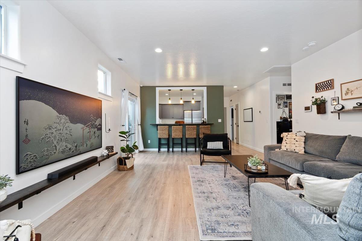 property viewer photo 1