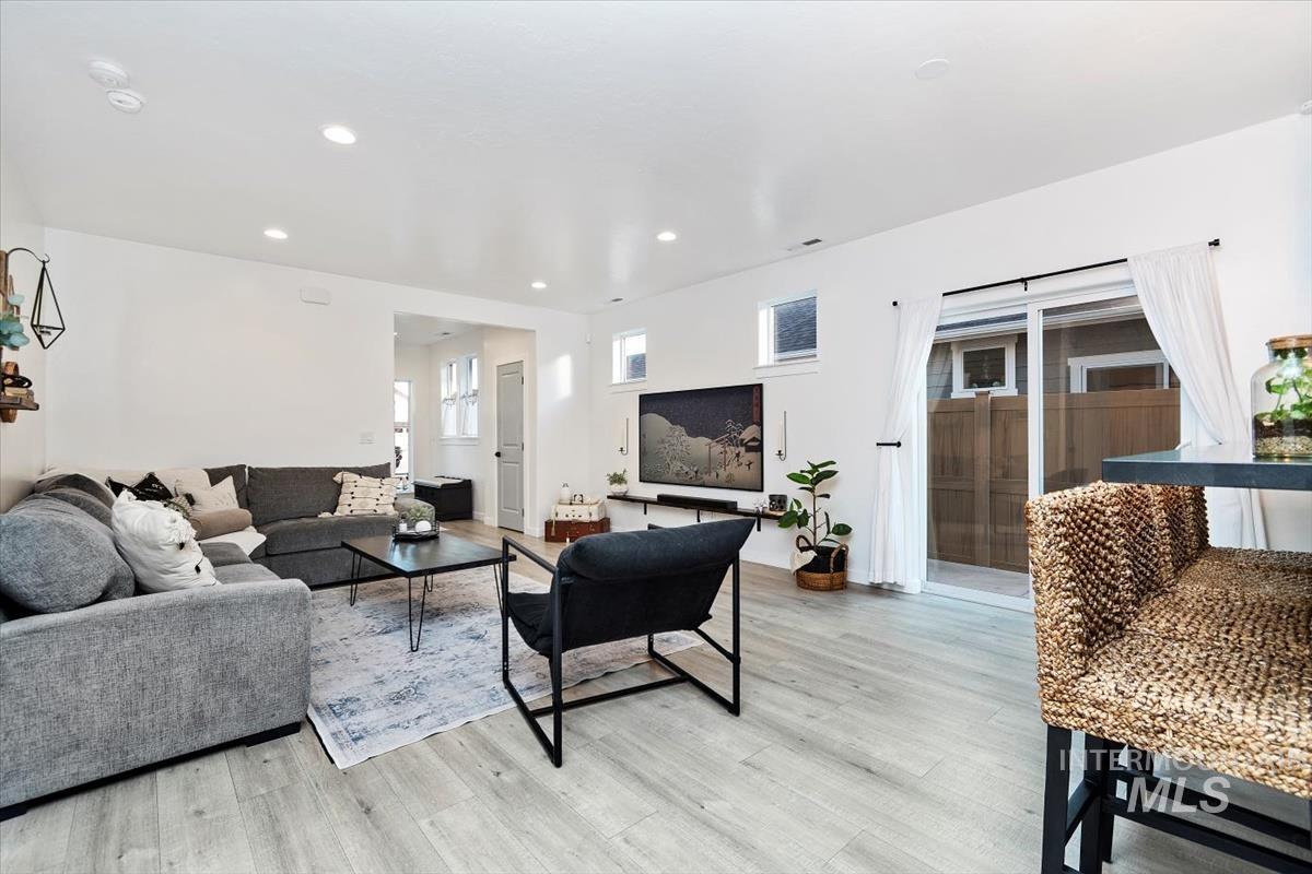 property viewer photo 8