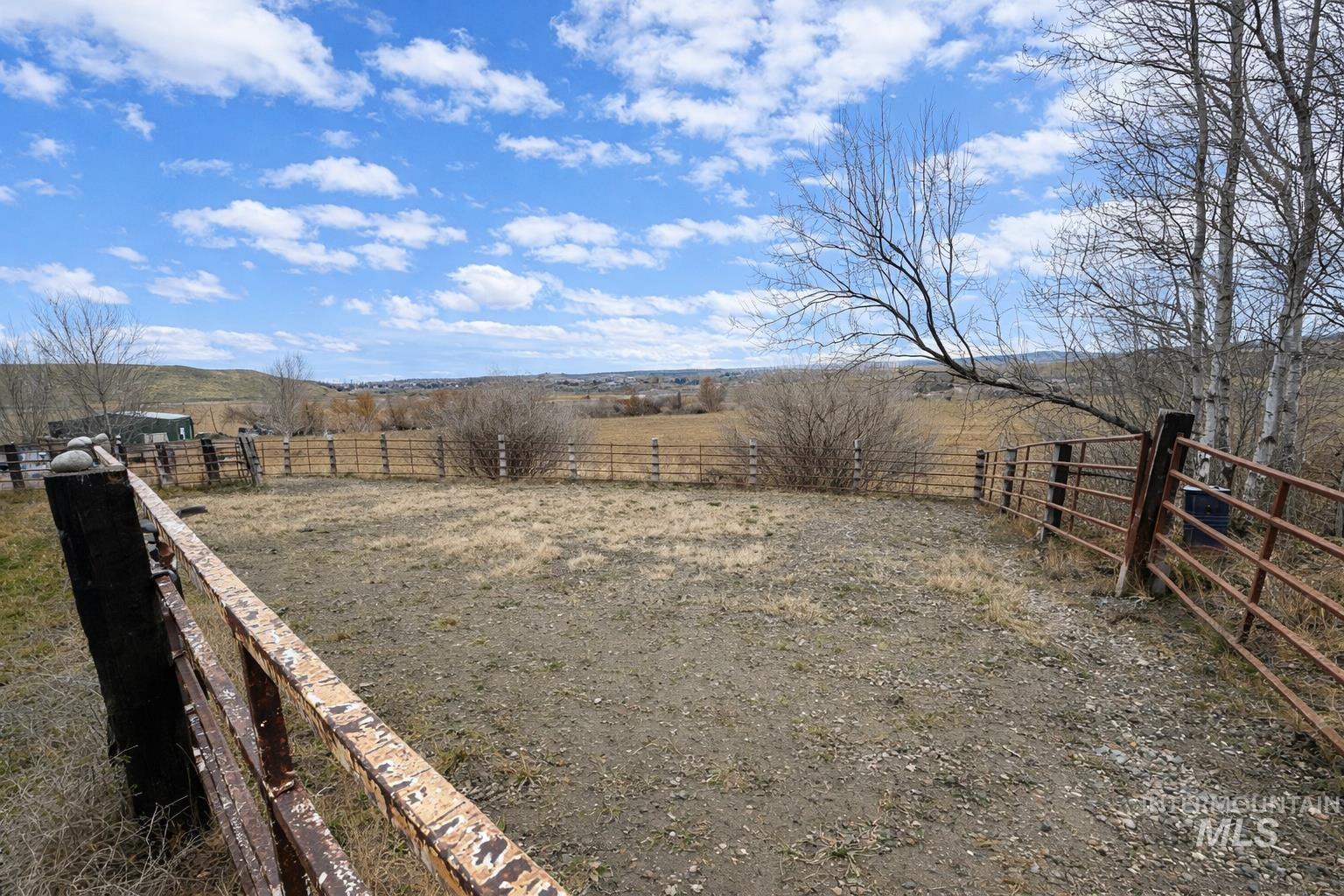 main property photo 28