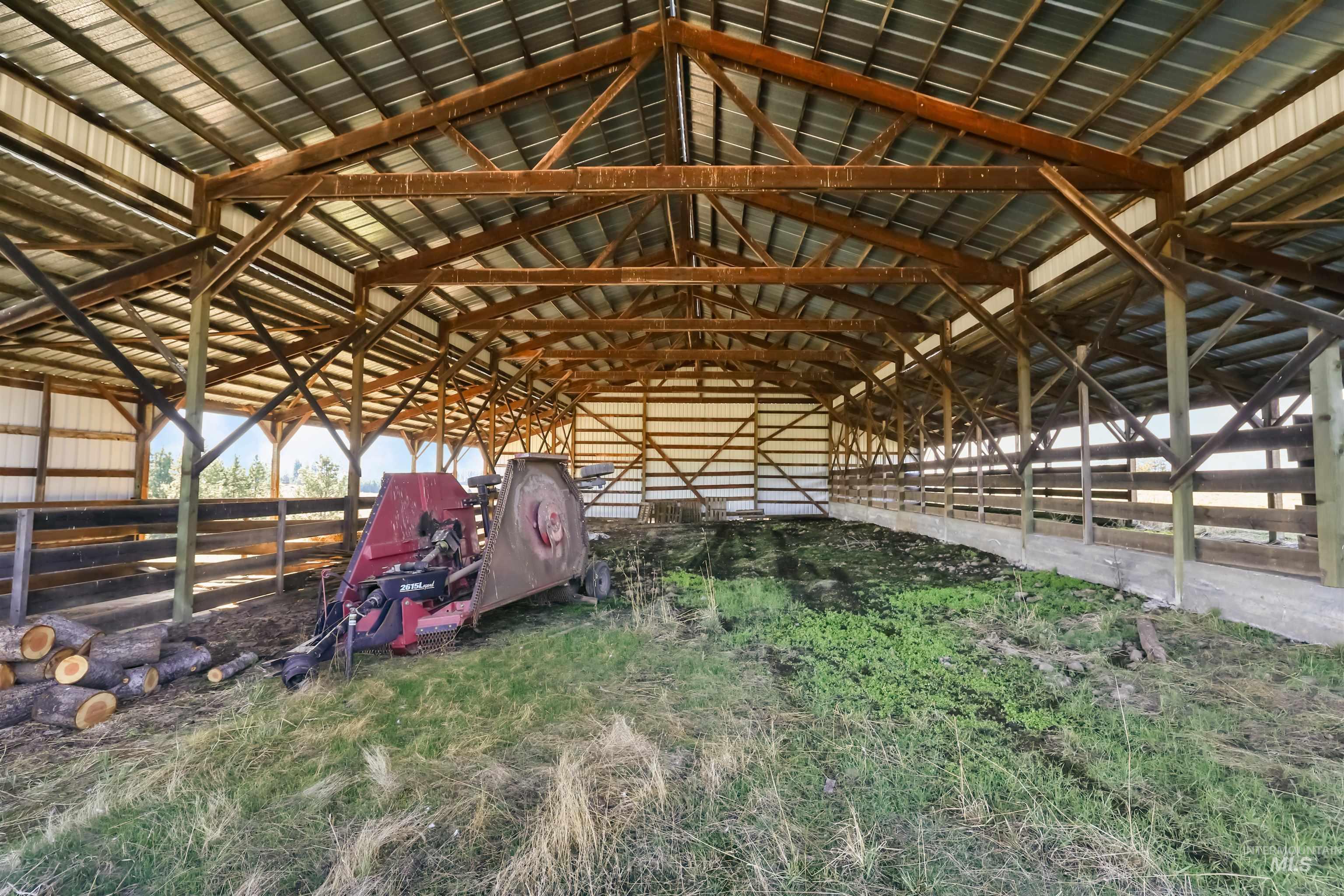 main property photo 33