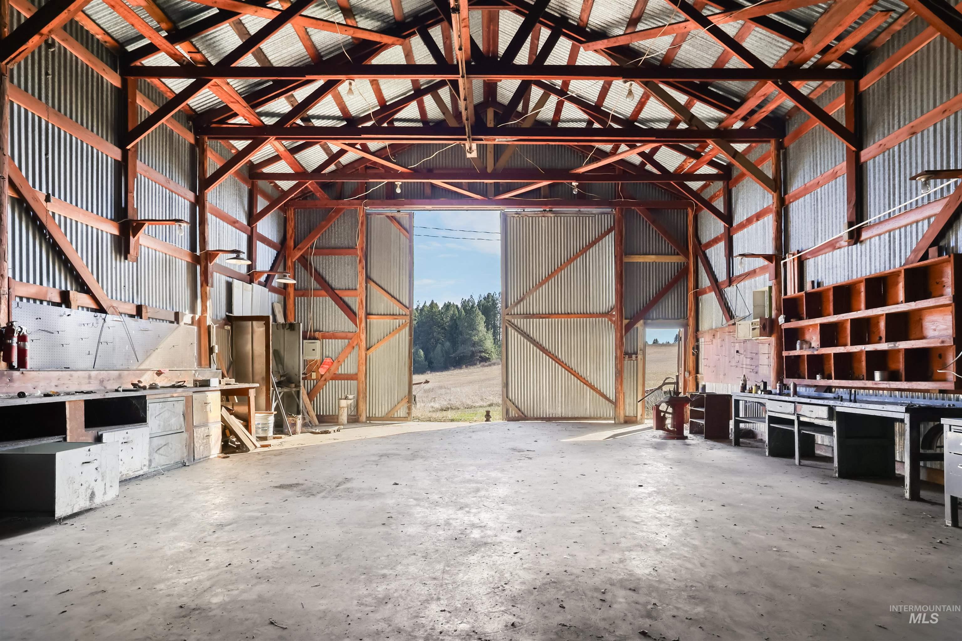 main property photo 40