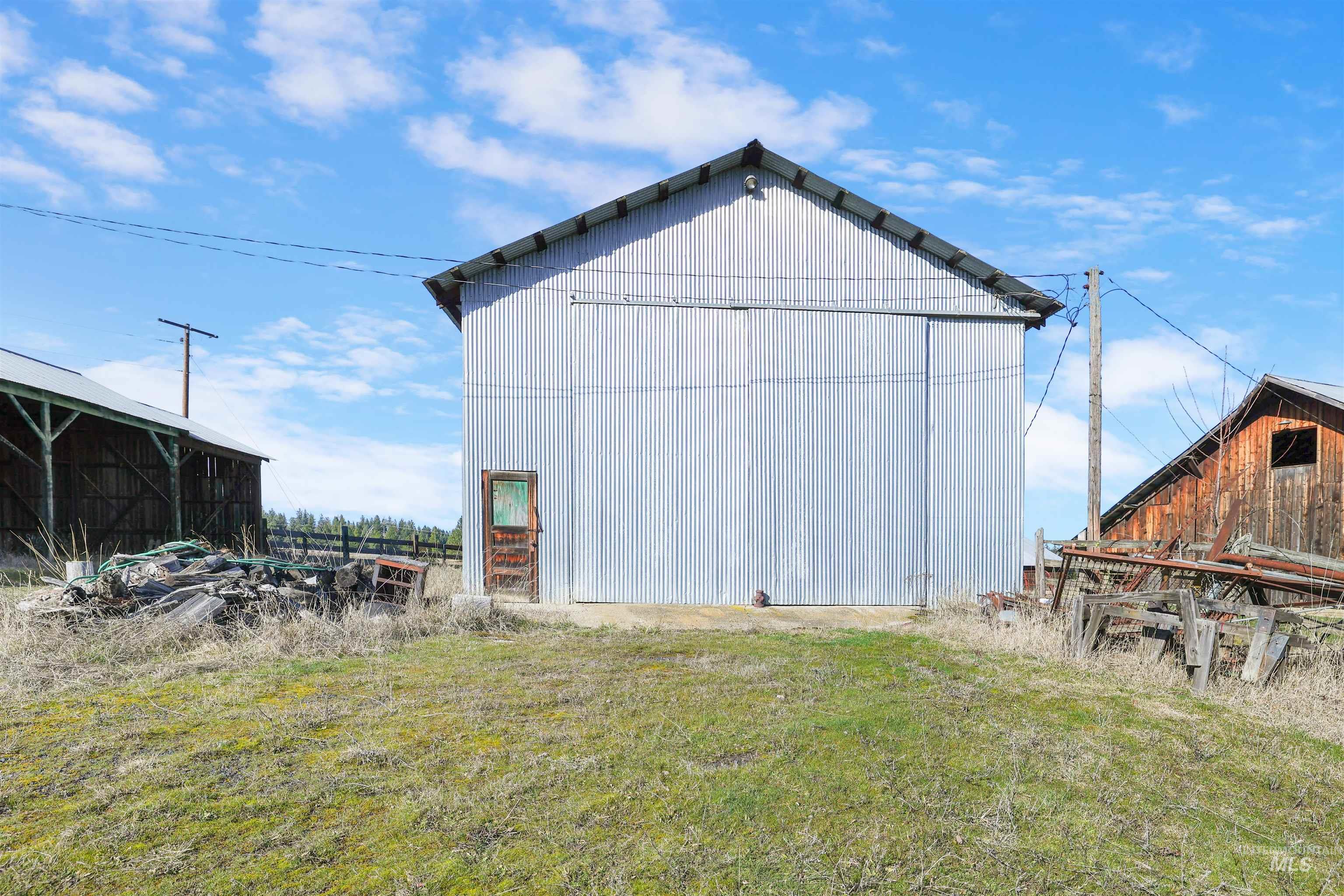 main property photo 41