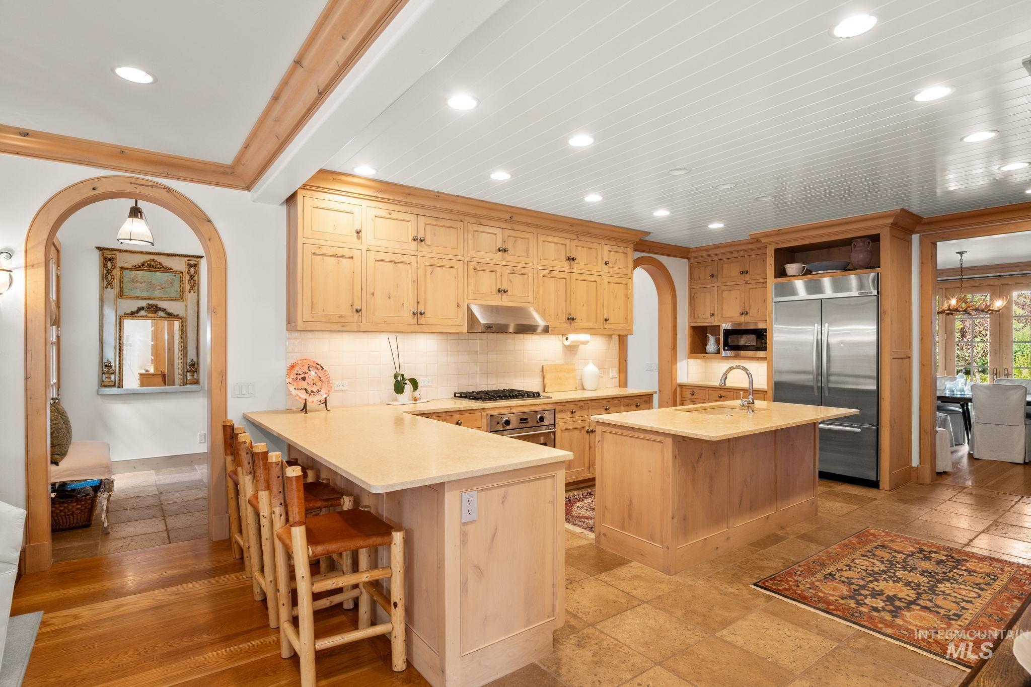 main property photo 14