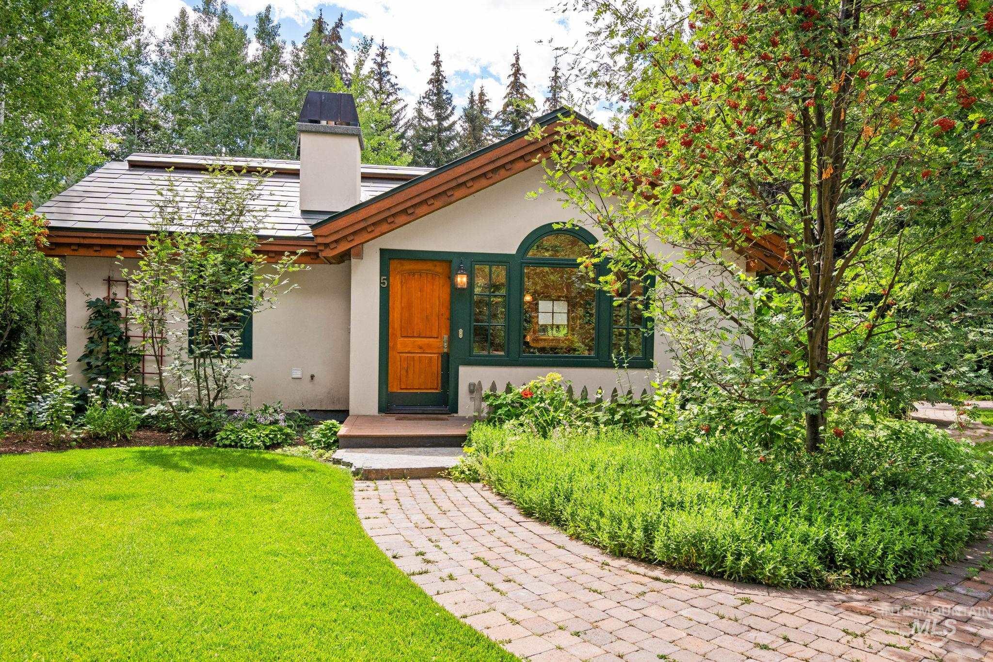 main property photo 8