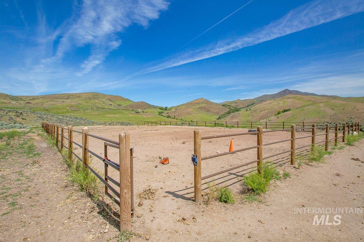 property viewer photo 32
