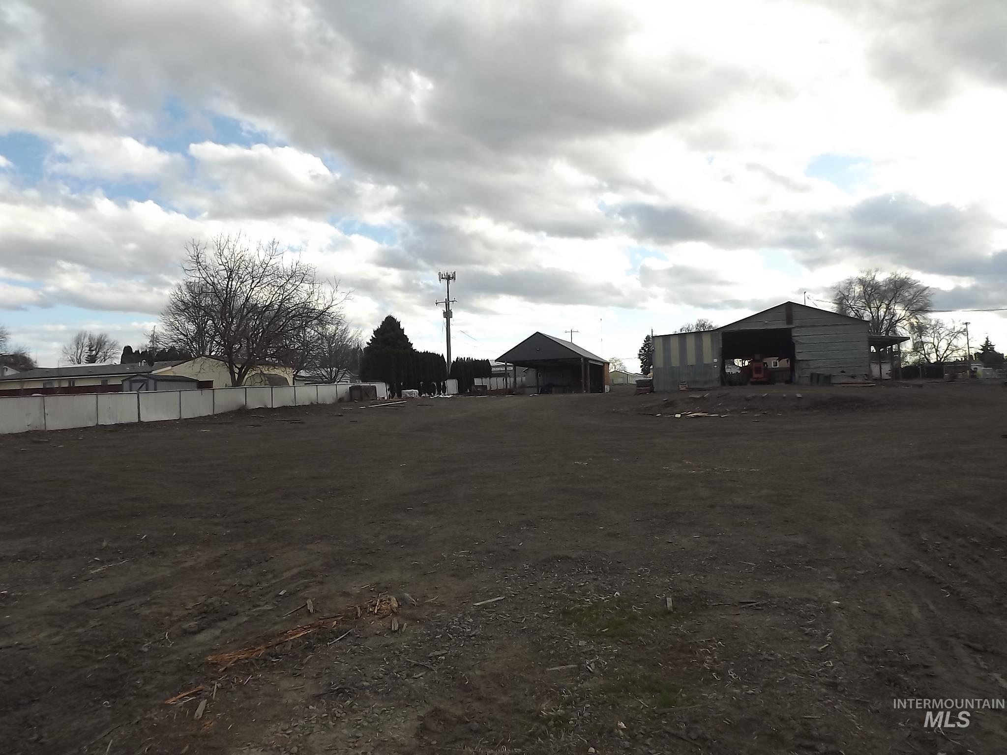 main property photo 14