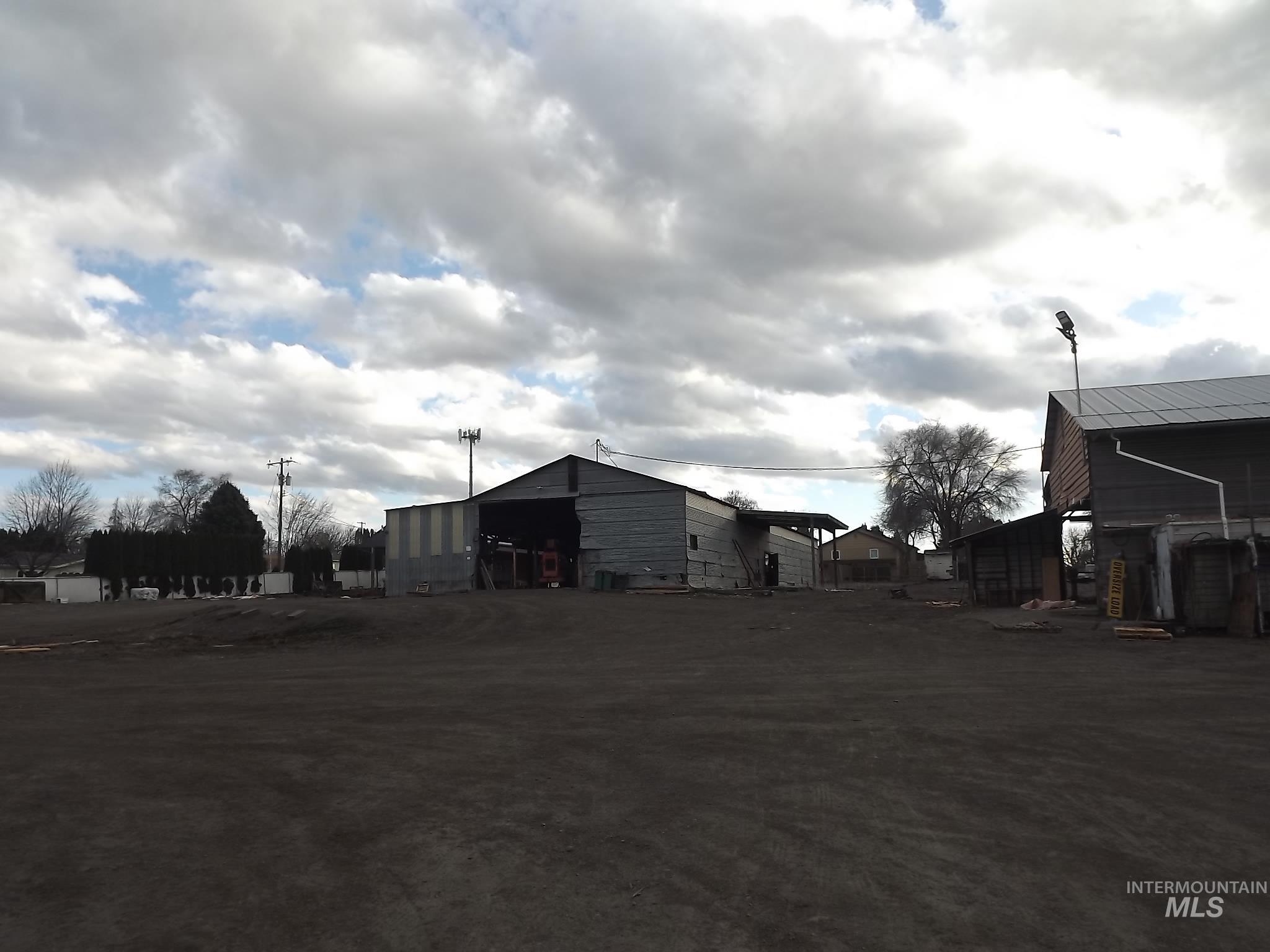 main property photo 16