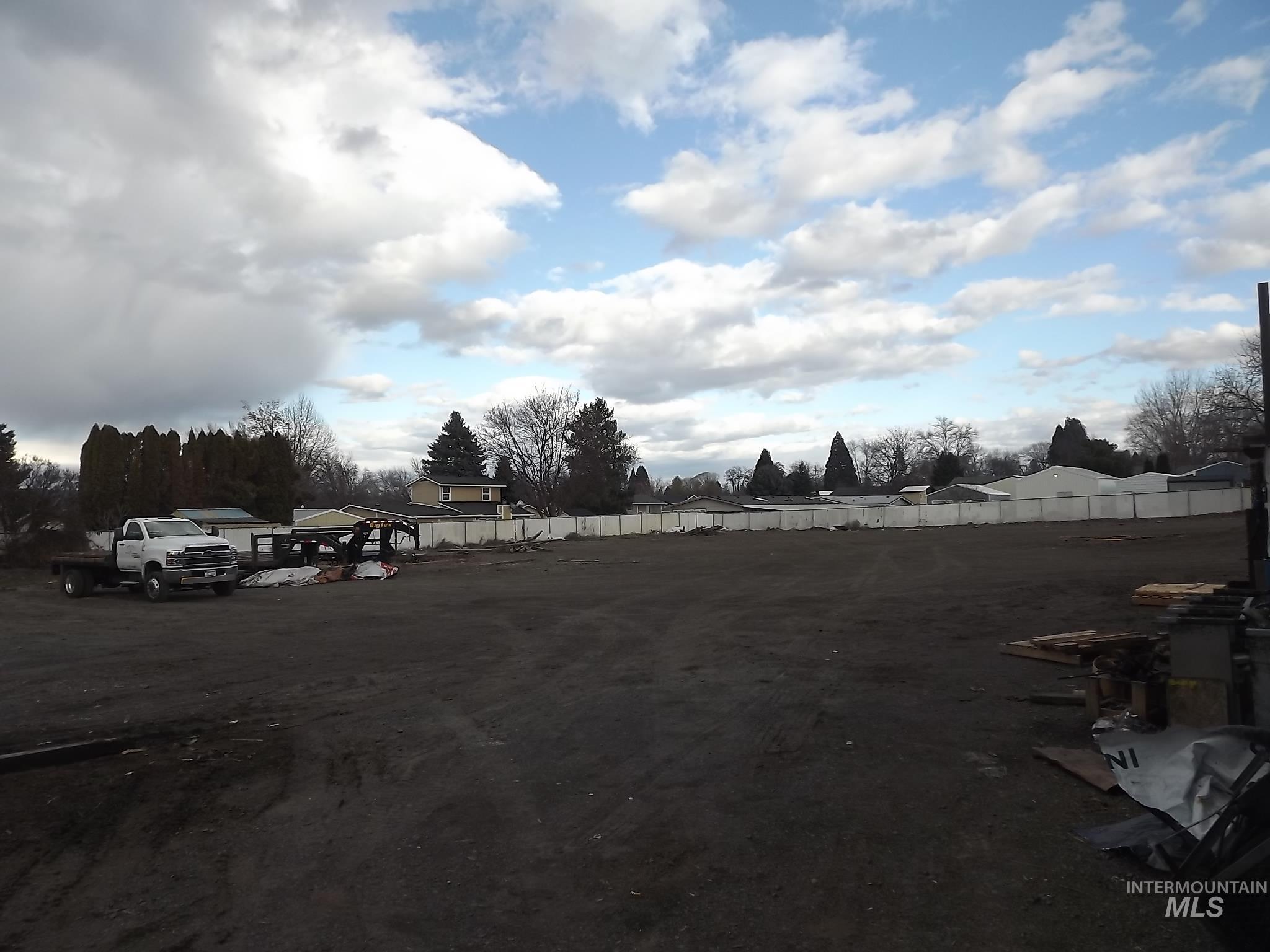 main property photo 17