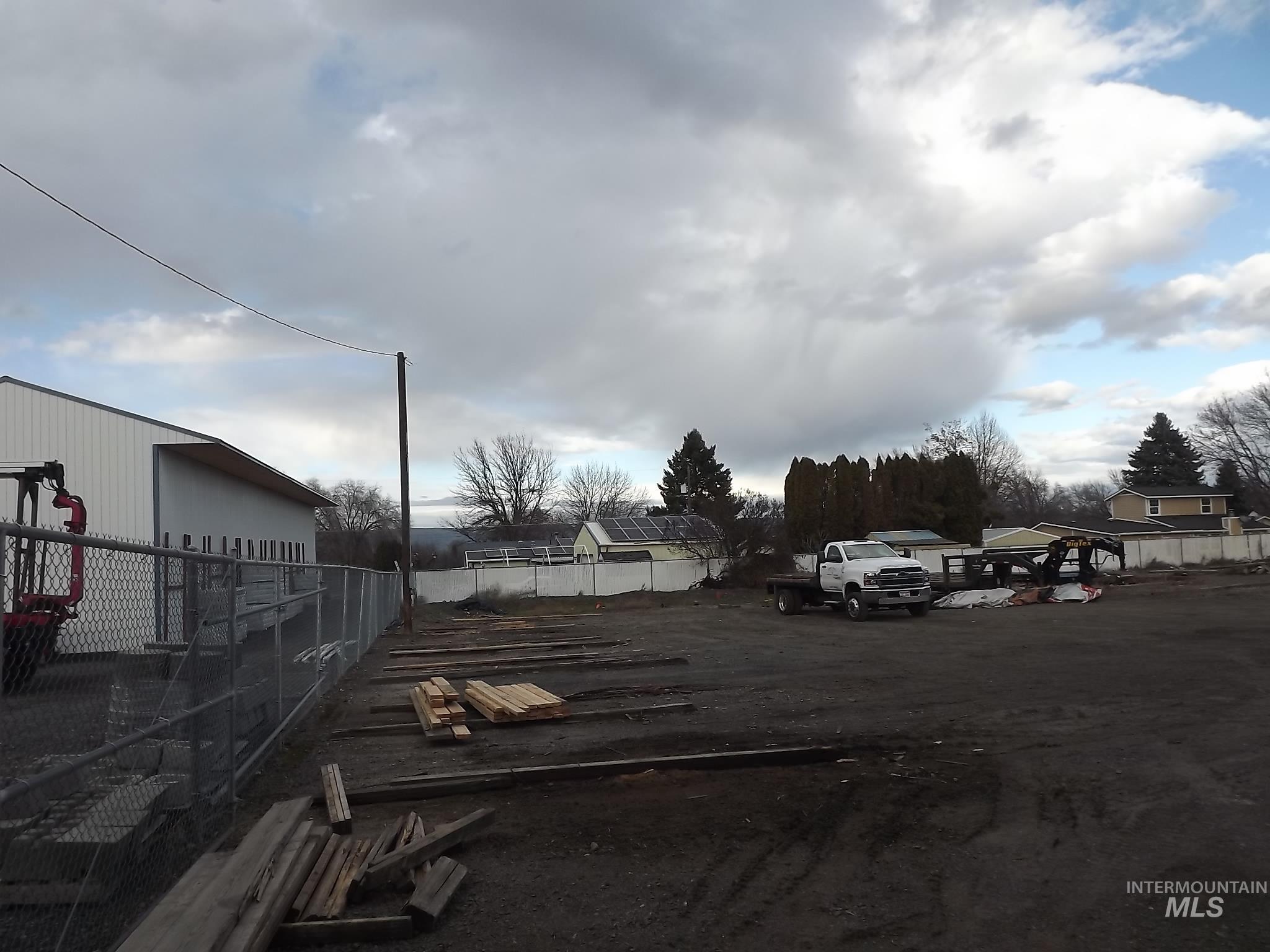 main property photo 18