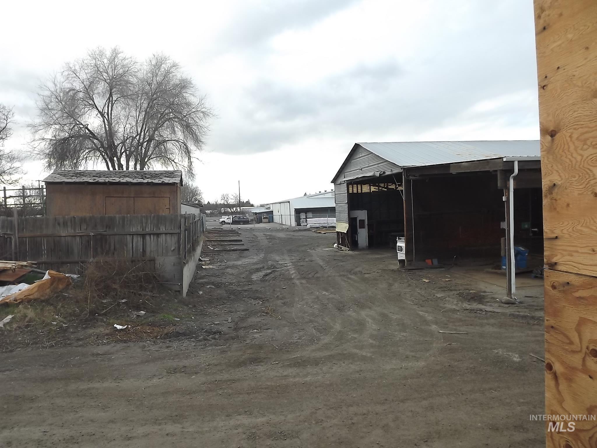 main property photo 27