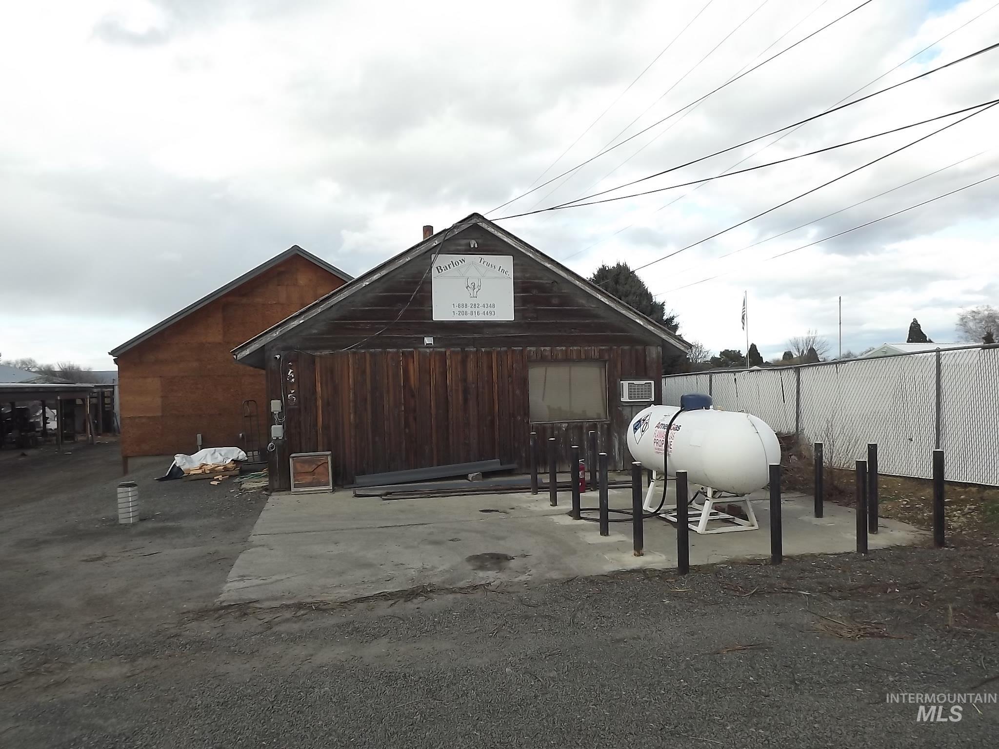 main property photo 30