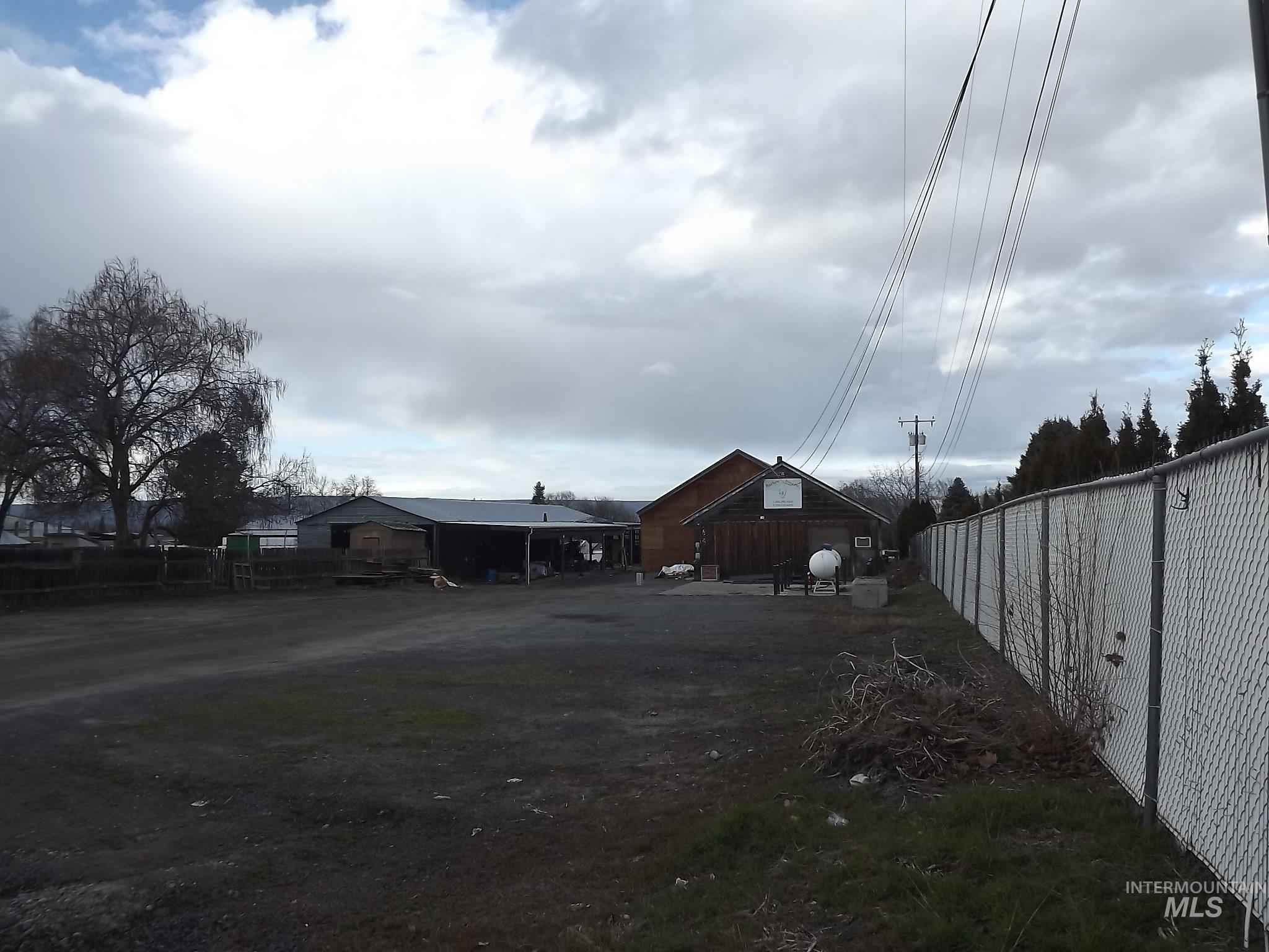 main property photo 31
