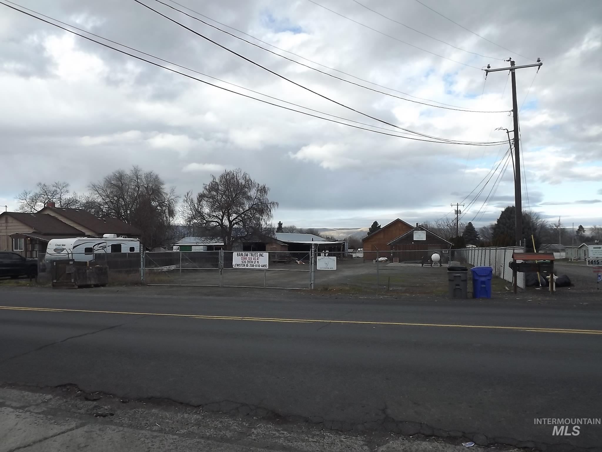 main property photo 33