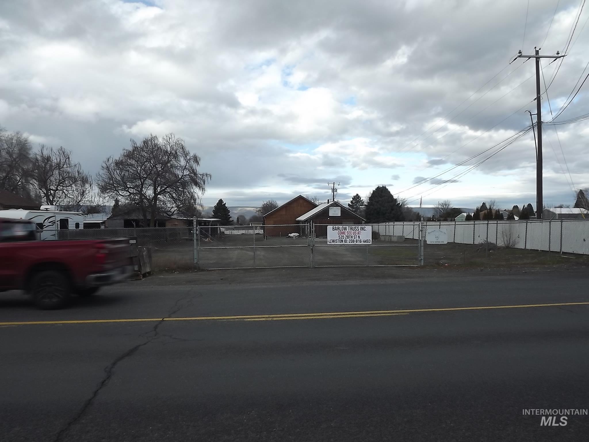 main property photo 34
