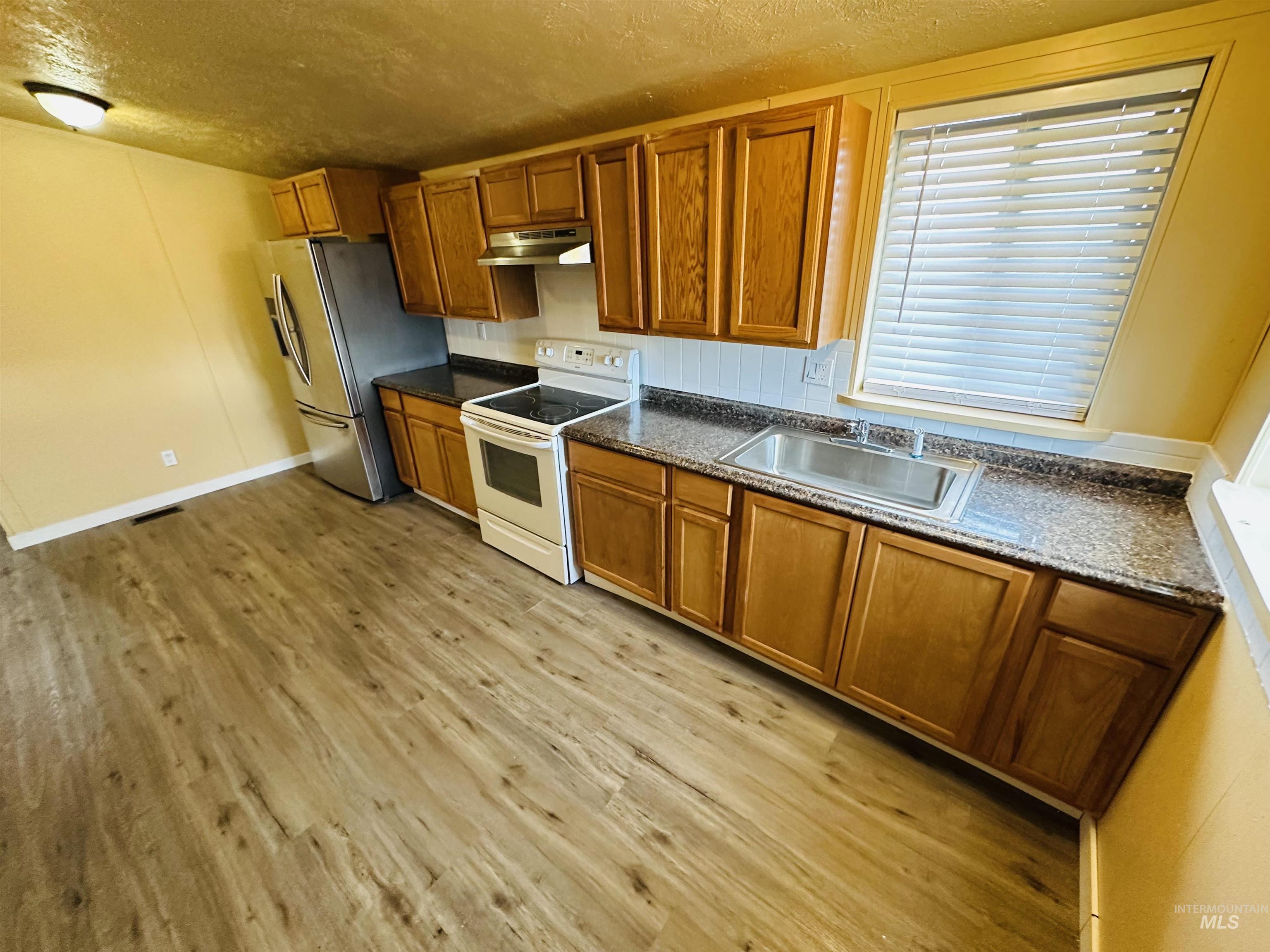 property viewer photo 3