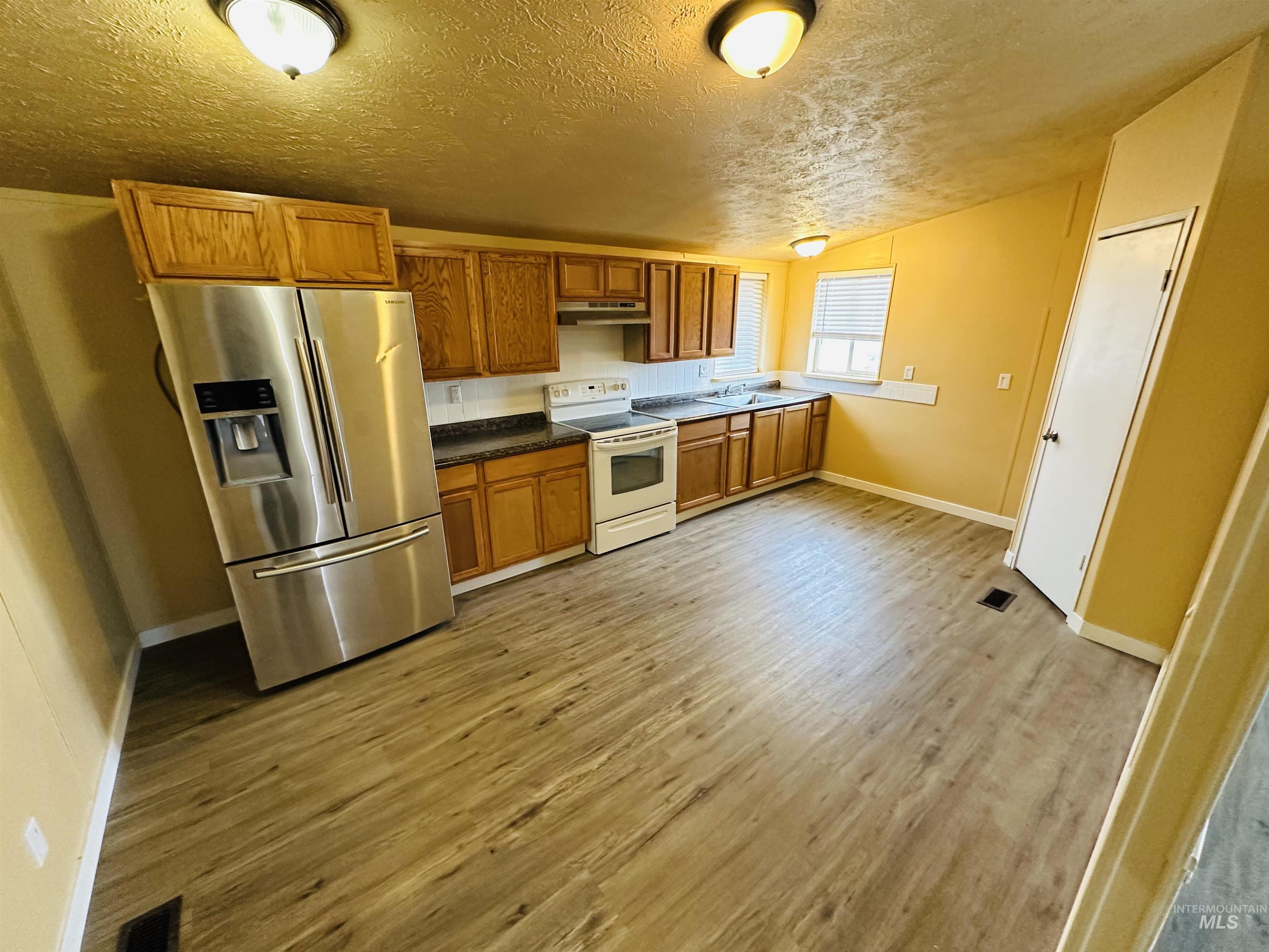 property viewer photo 4