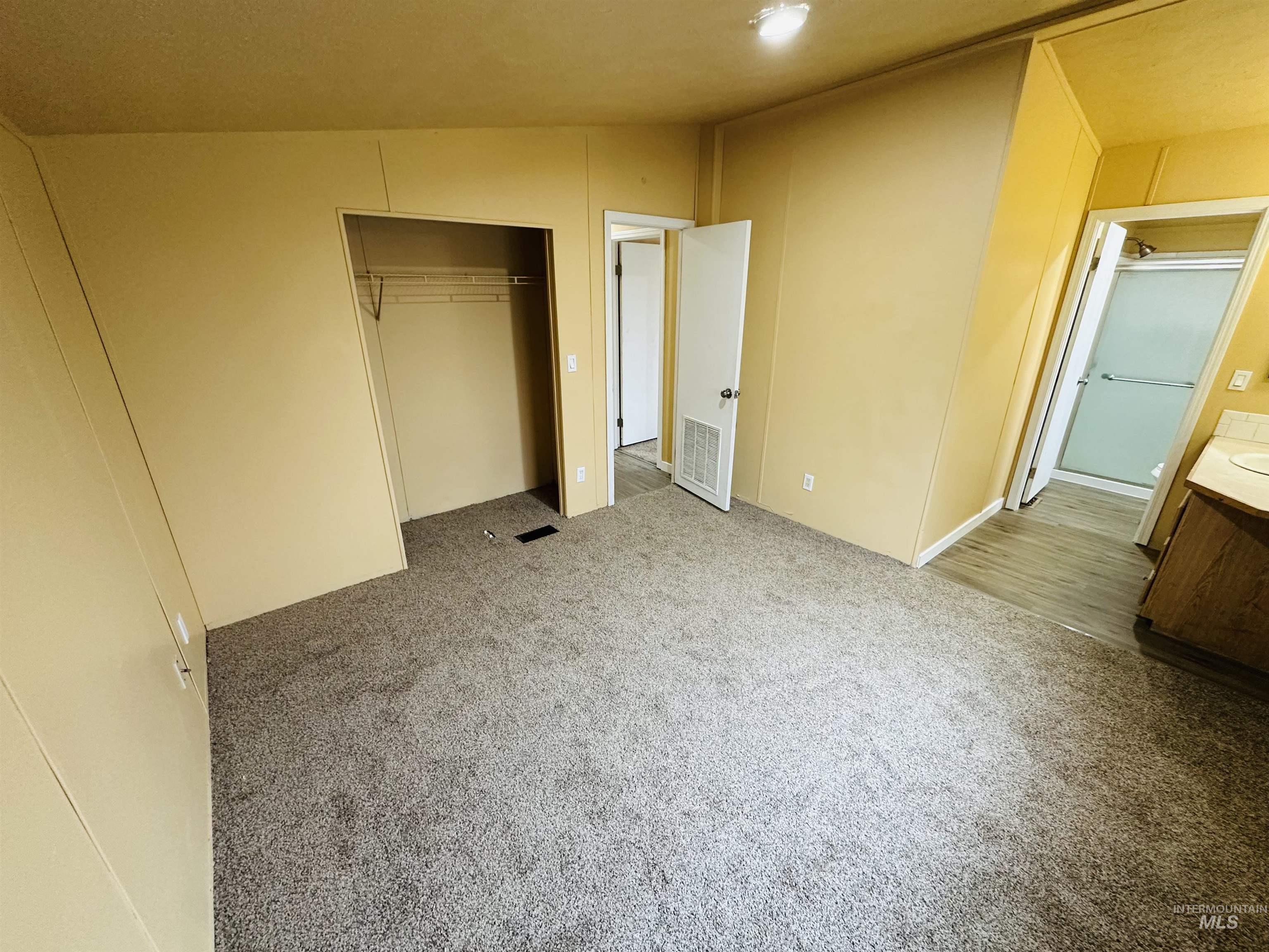 property viewer photo 6