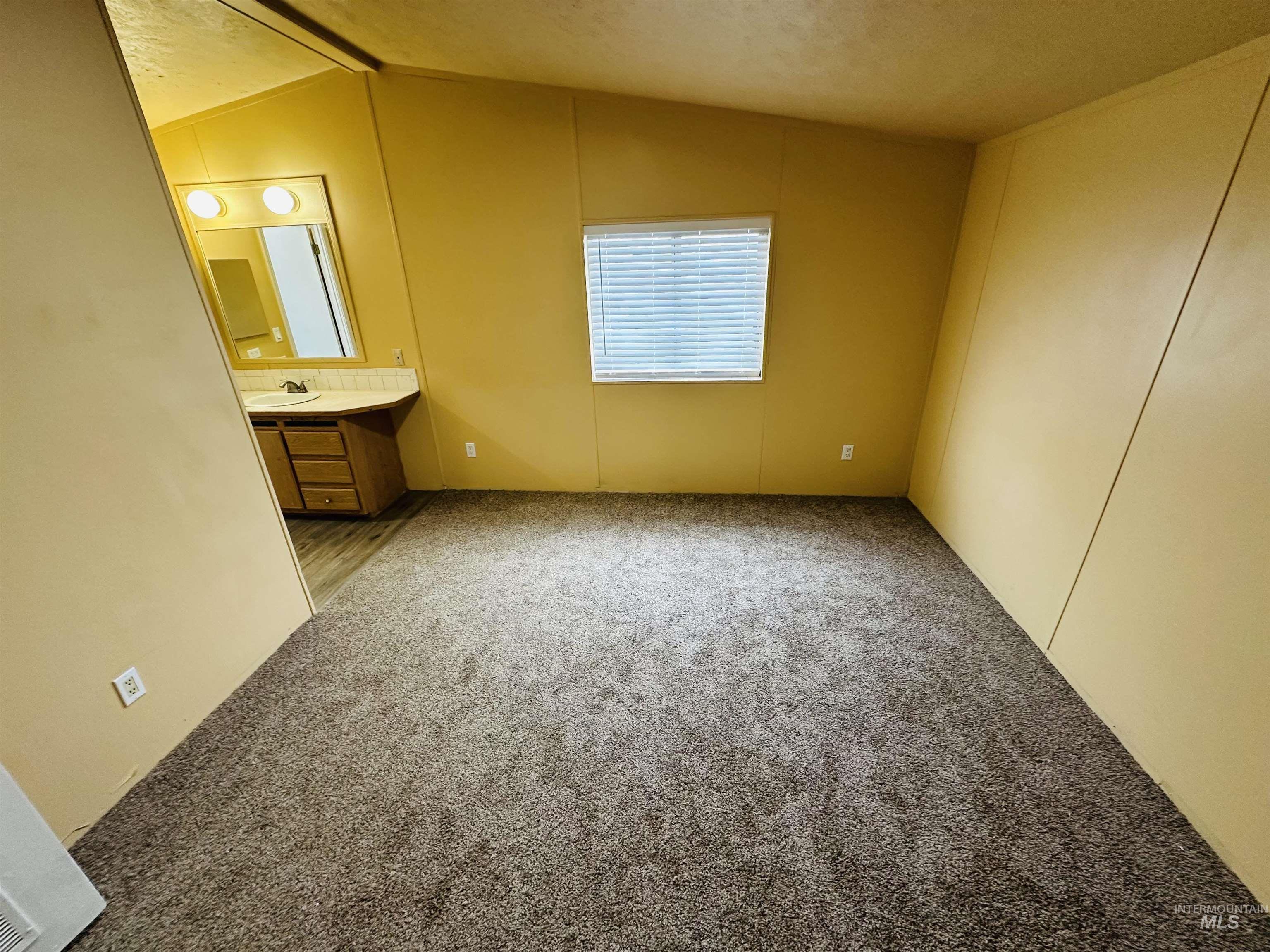 property viewer photo 7