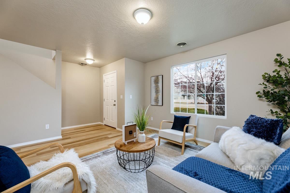property viewer photo 3