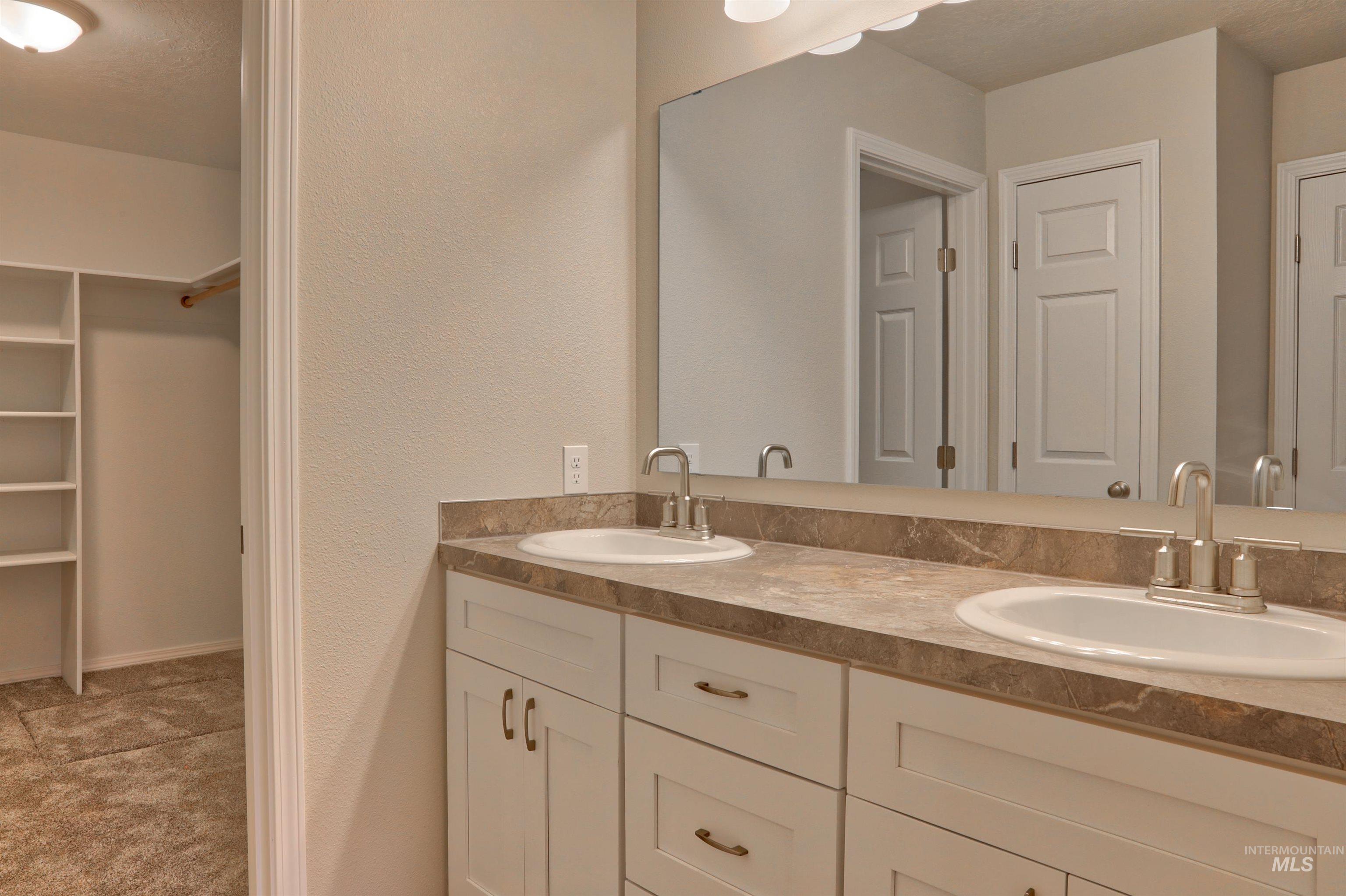 property viewer photo 12