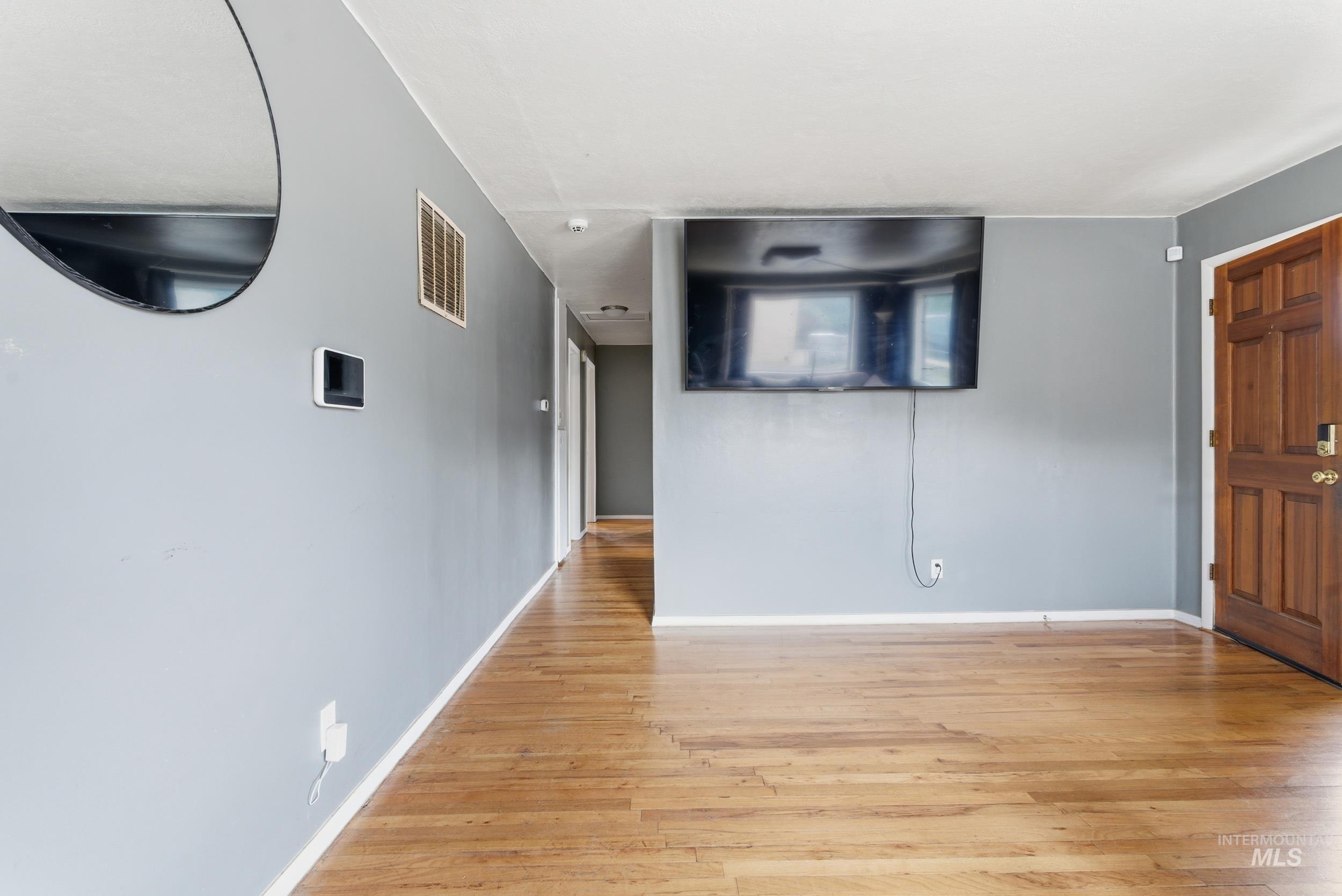 property viewer photo 13