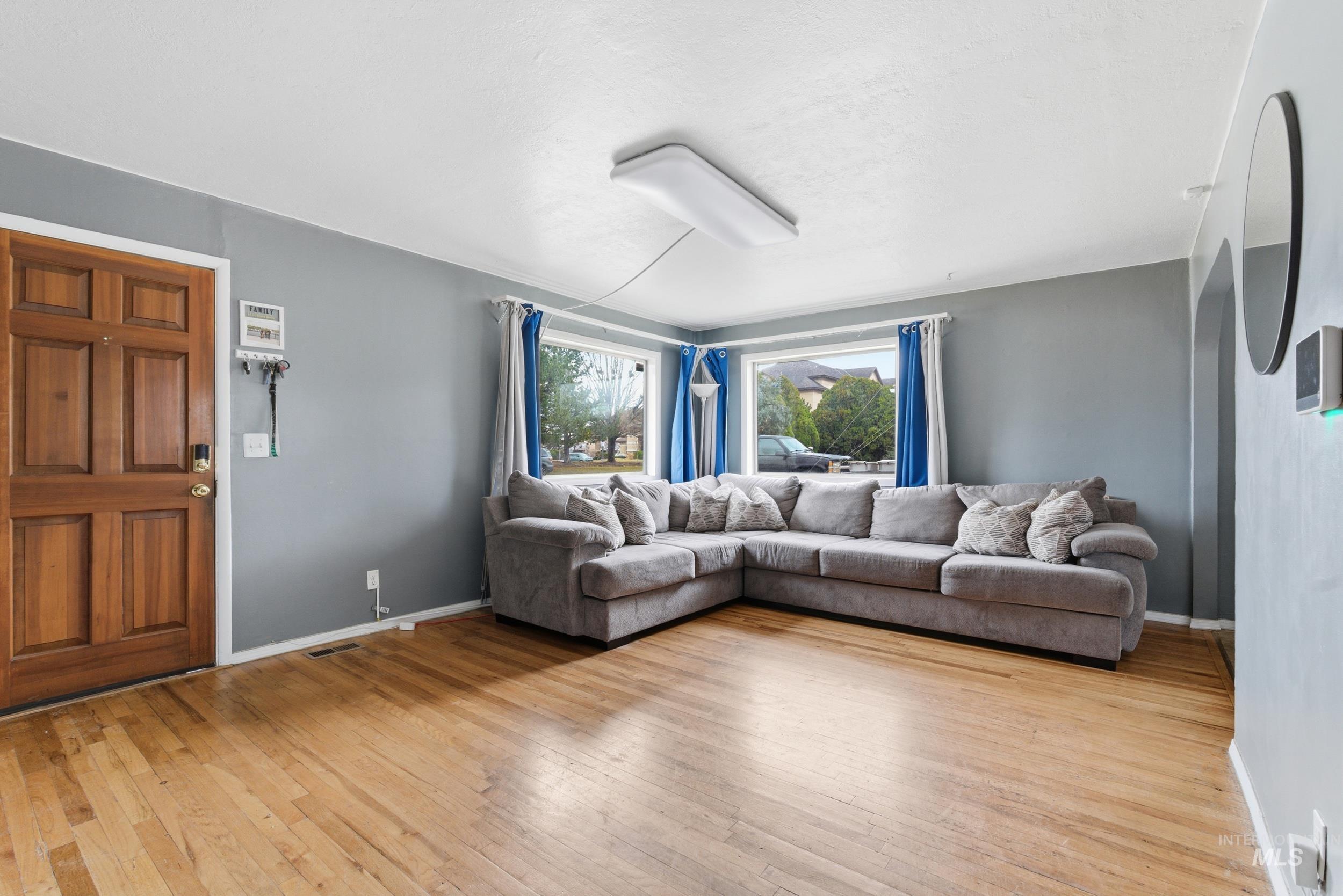 property viewer photo 4