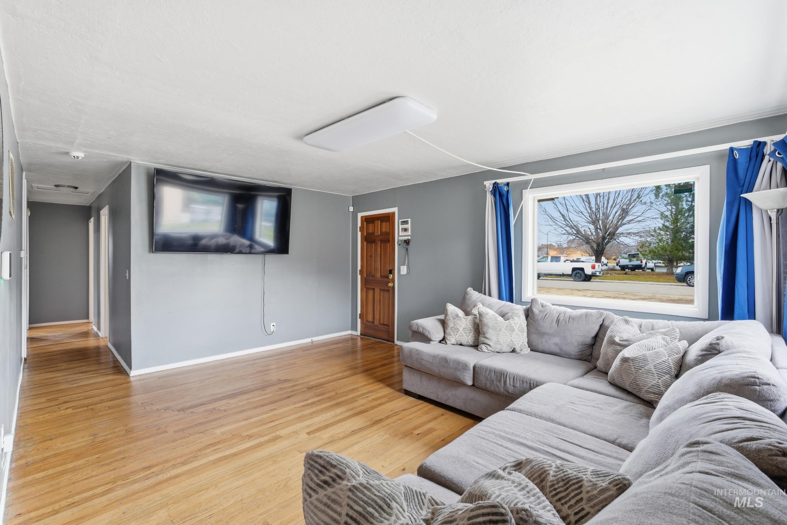 property viewer photo 5