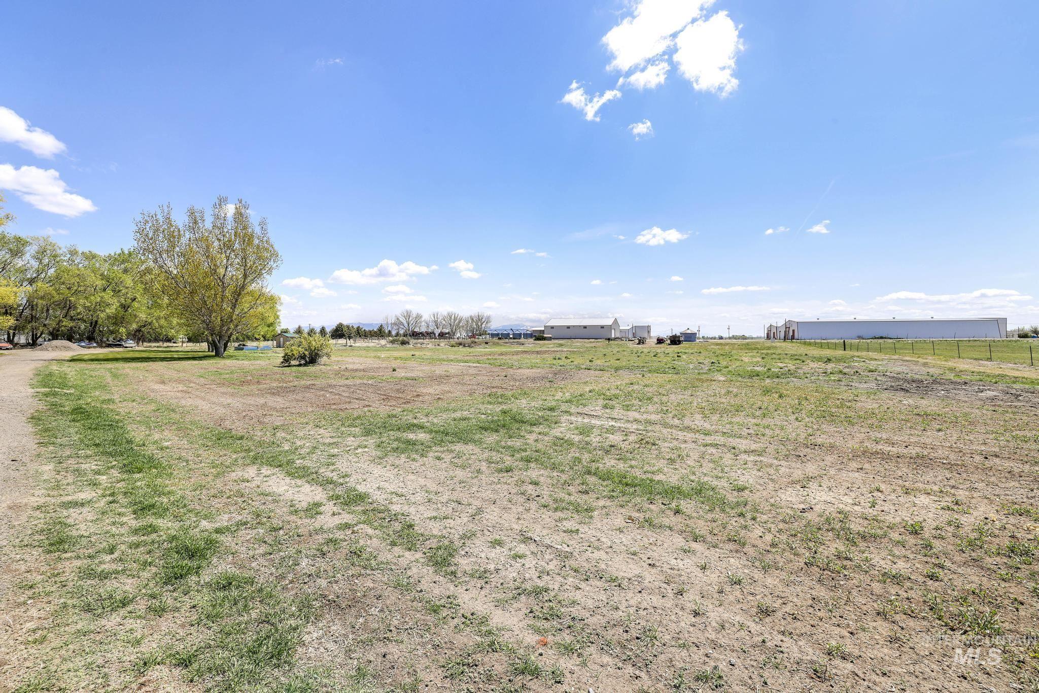 main property photo 13