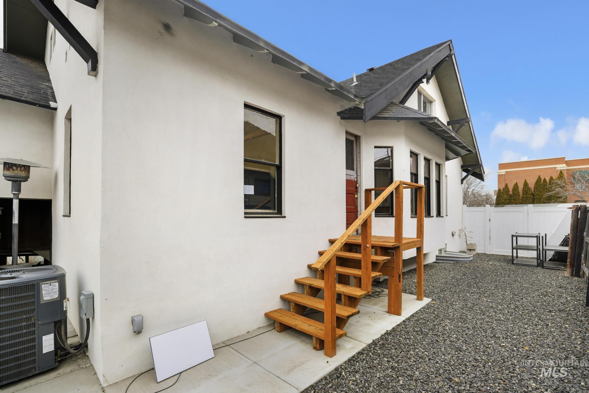 main property photo 45