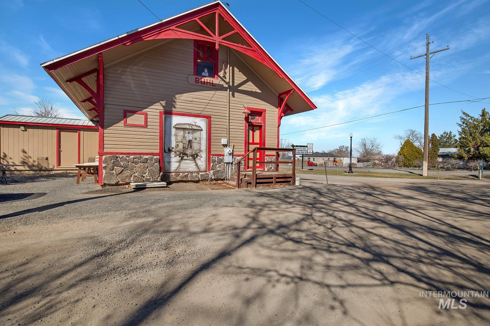 main property photo 6