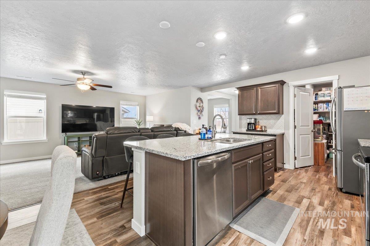 property viewer photo 15