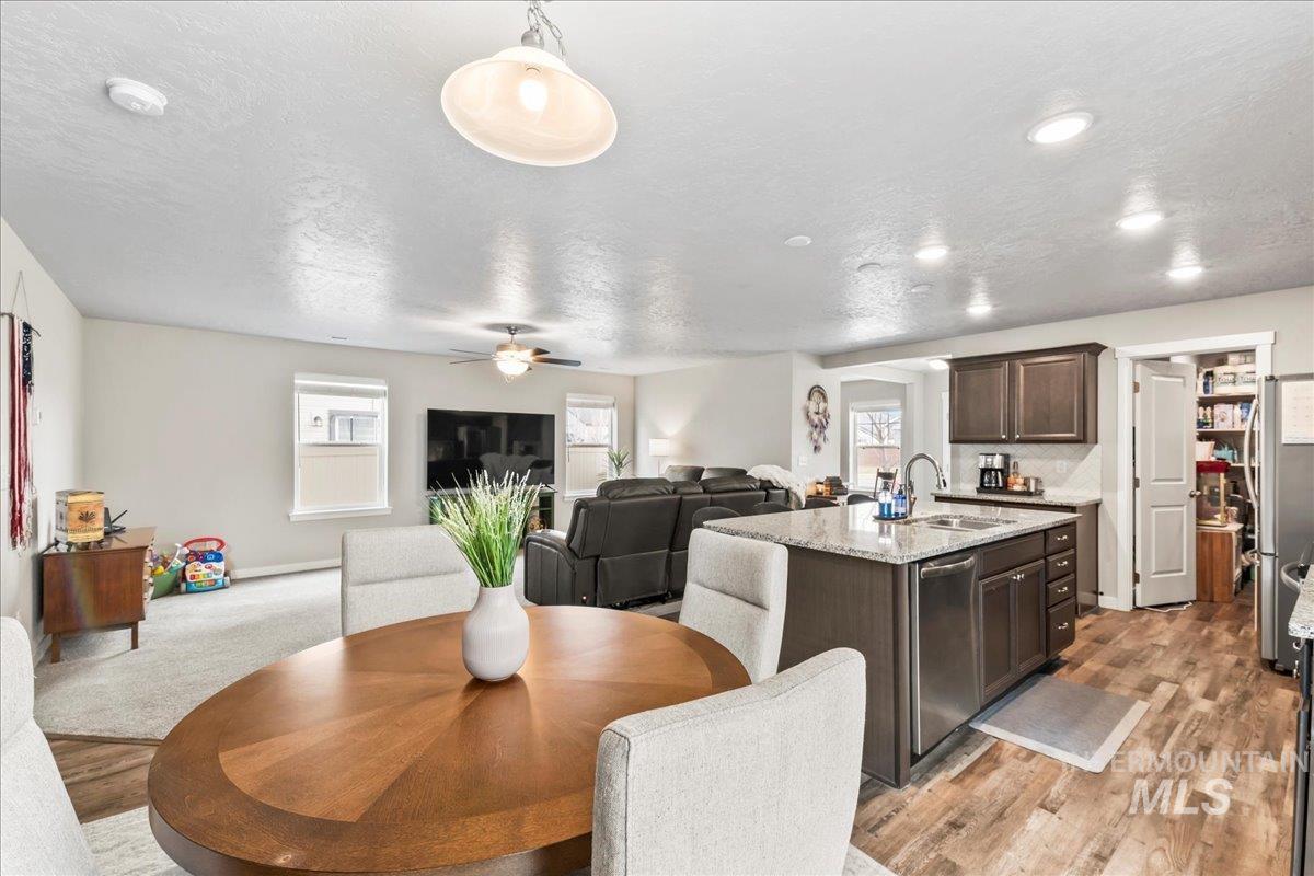 property viewer photo 16