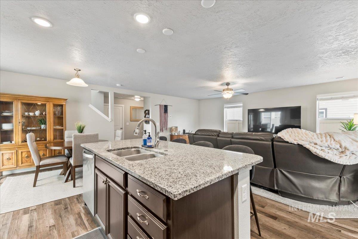 property viewer photo 17