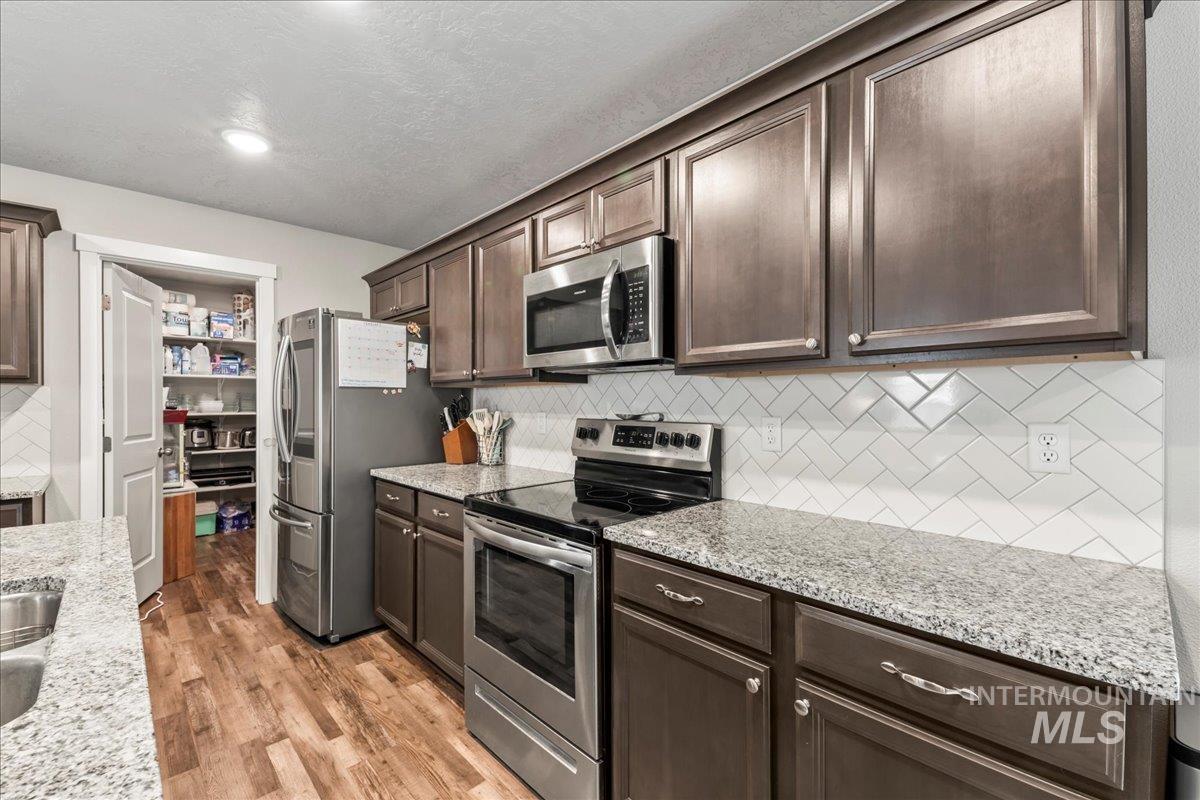 property viewer photo 18