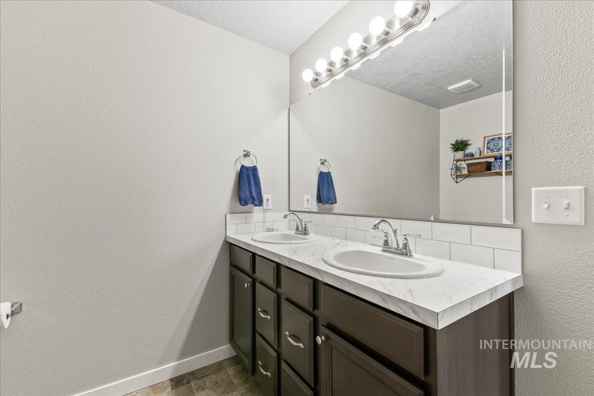 property viewer photo 25