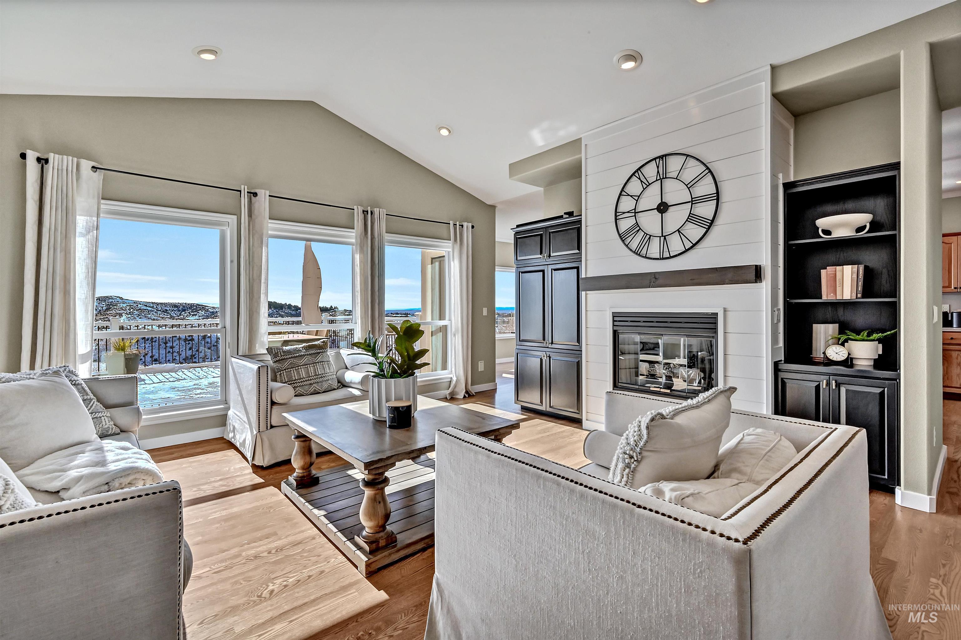 property viewer photo 12