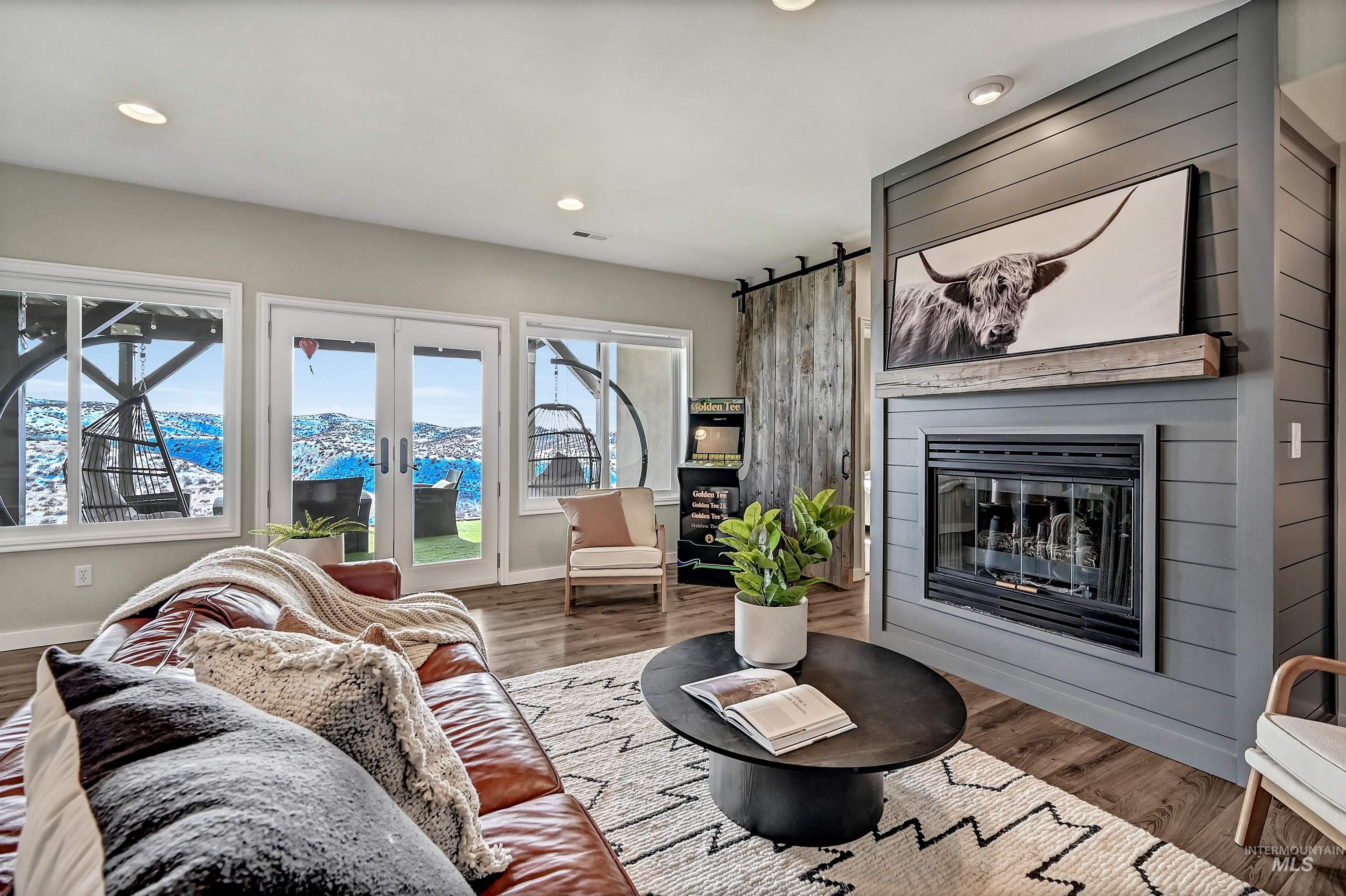 property viewer photo 25