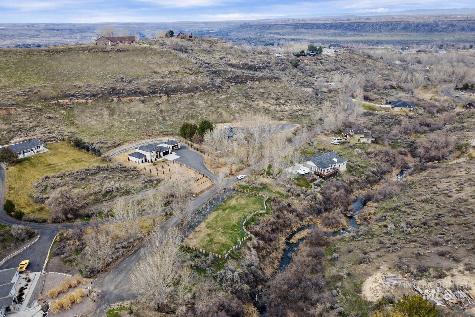 main property photo 12