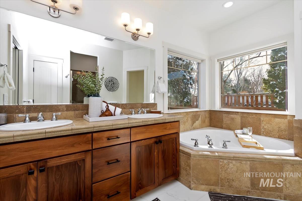 property viewer photo 18