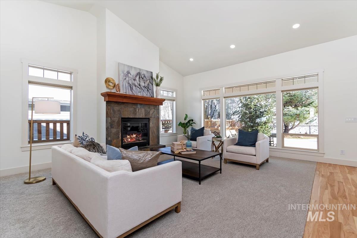property viewer photo 4
