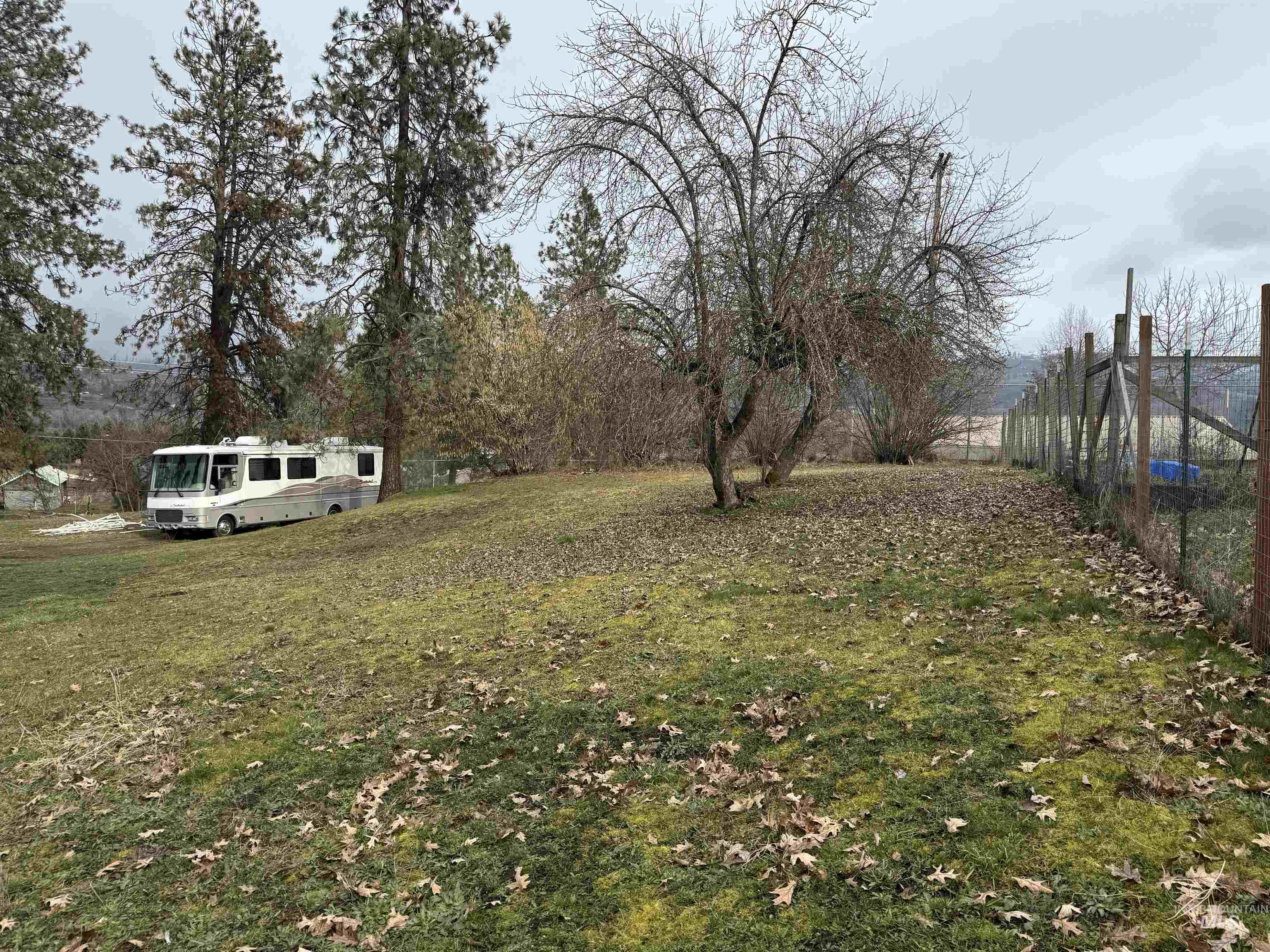main property photo 18