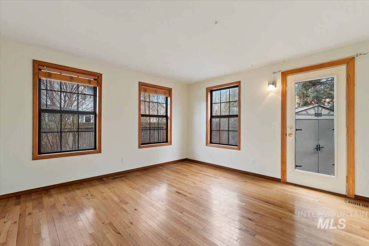 property viewer photo 15