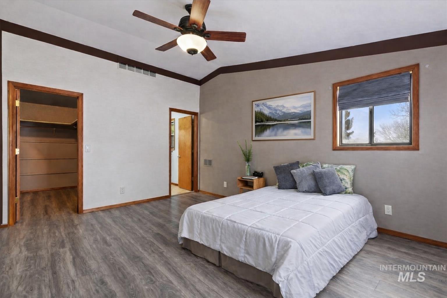 property viewer photo 18