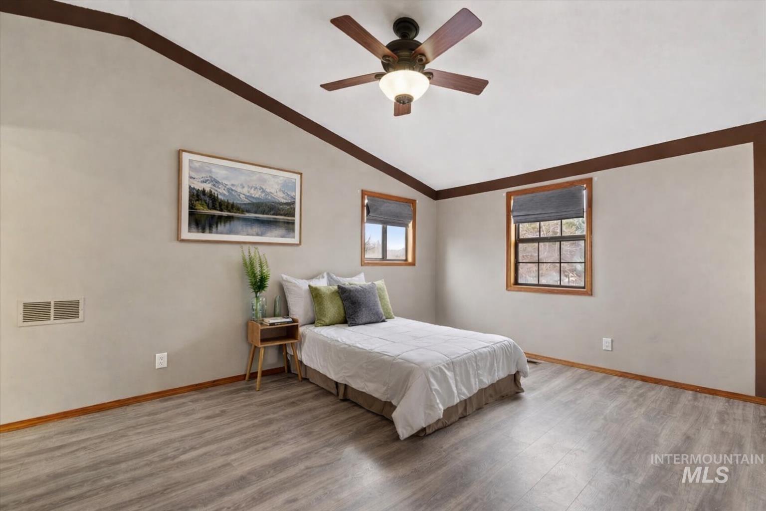property viewer photo 19