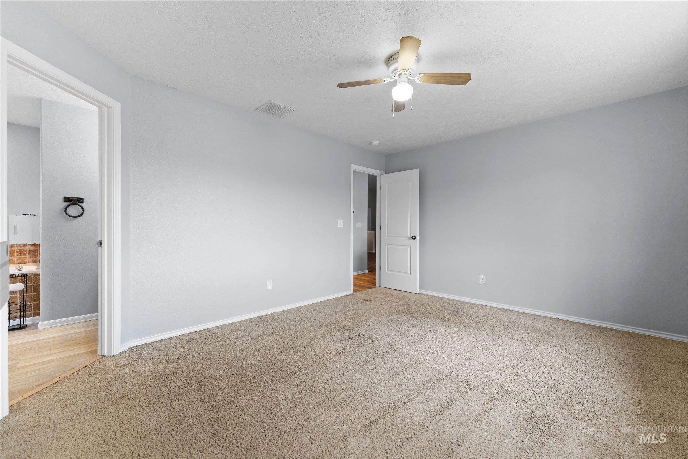 property viewer photo 12